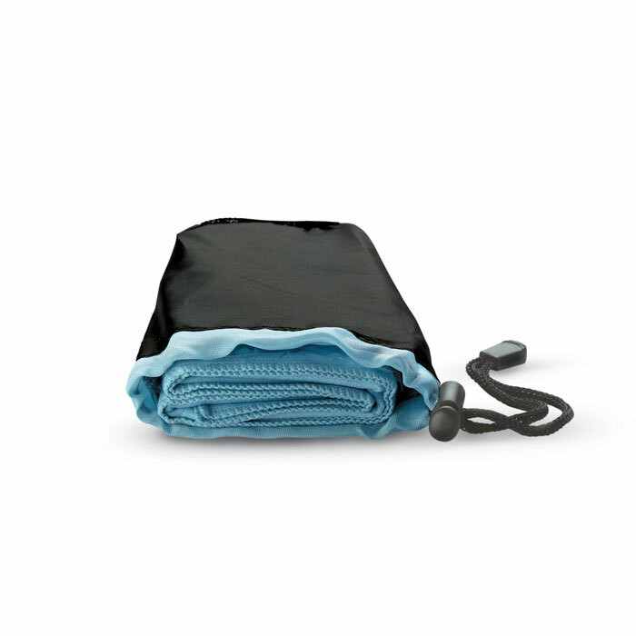 DRYE - Sport towel in nylon pouch